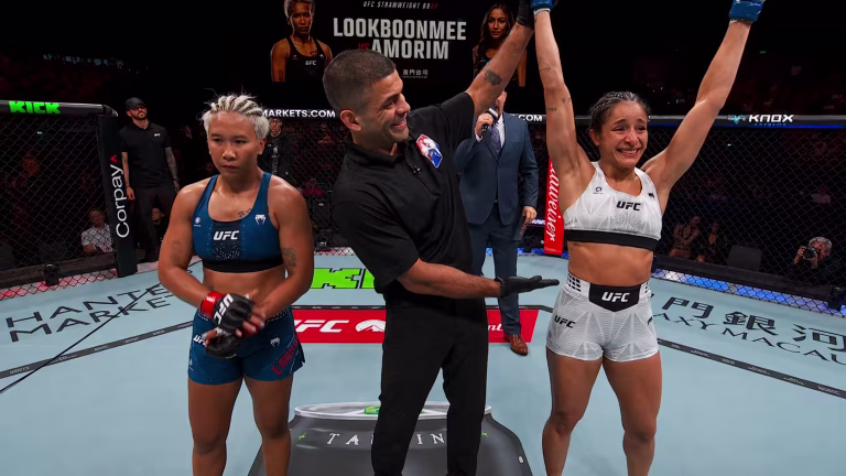 Jaqueline Amorim Submits Loma Lookboonmee in Round 1