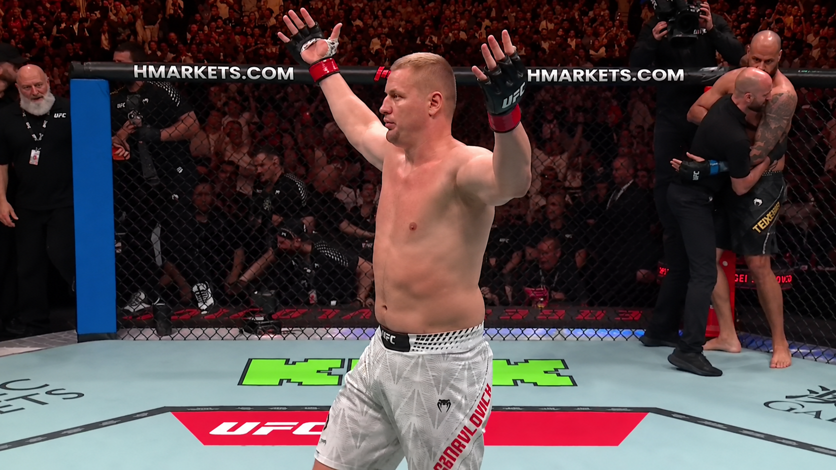 Sergei Pavlovich Crushes Tallison Teixeira in 39 Seconds at UFC Fight Night