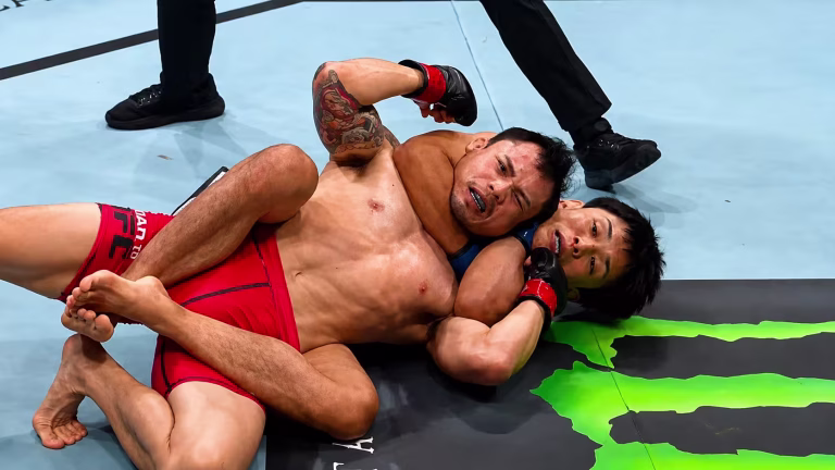 Takeru Uchida Sinks in Quick Rear-Naked Choke at RTU5