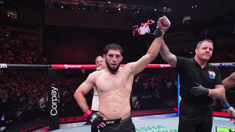 Ikram Aliskerov Outwrestles and Outstrikes Brunno Ferreira