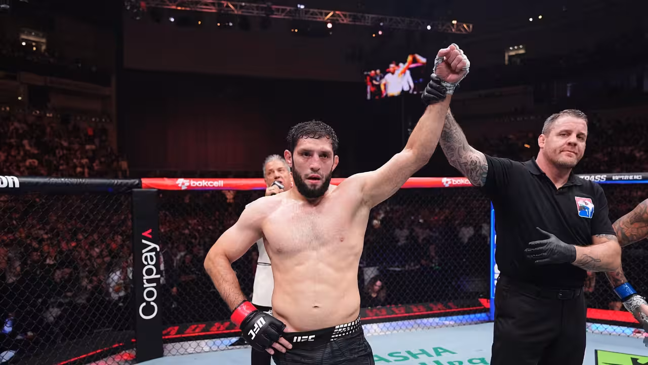 Ikram Aliskerov Outwrestles and Outstrikes Brunno Ferreira