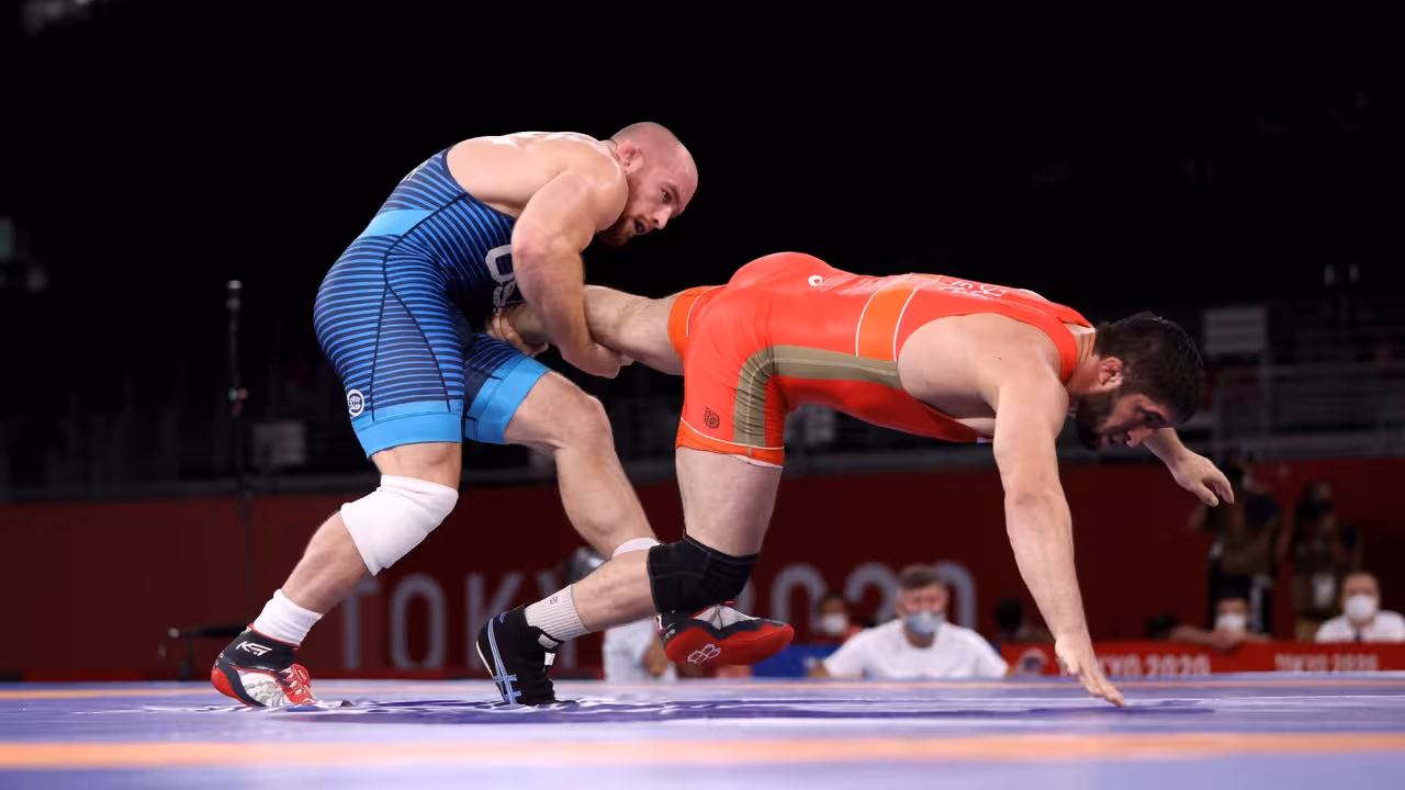 Abdulrashid Sadulaev’s Knee Injury Looks Less Severe Than Feared — And He’s Already Looking Ahead