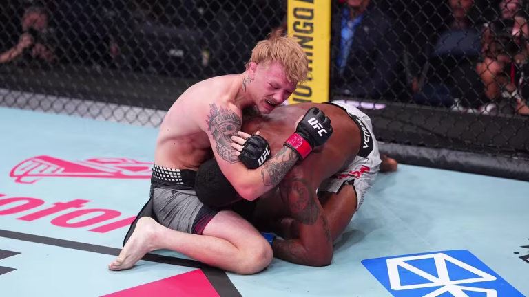 Ezra Elliott Dominates Grappling to Decision Damien Anderson in UFC Debut