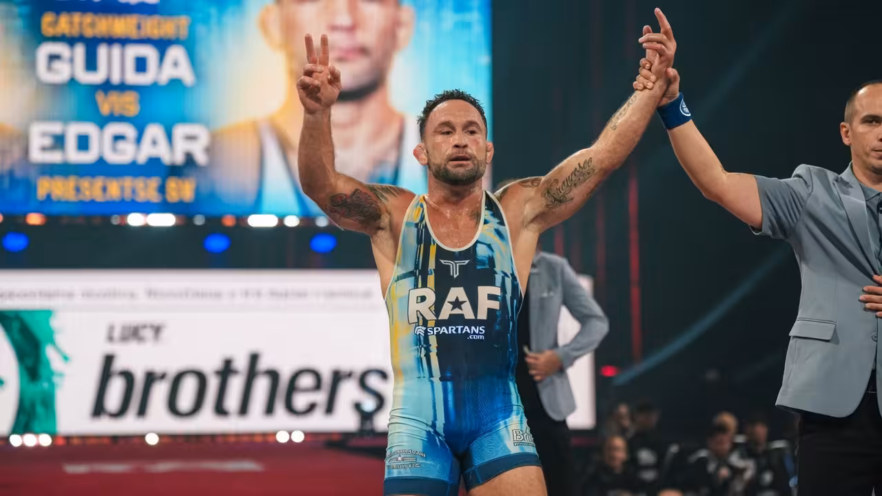 Frankie Edgar Defeats Clay Guida by 9-1 Score in RAF 11 Wrestling Bout