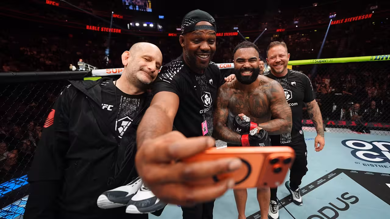 Gable Steveson Dominates with First-Round KO in Explosive UFC Debut Against Elisha Ellison