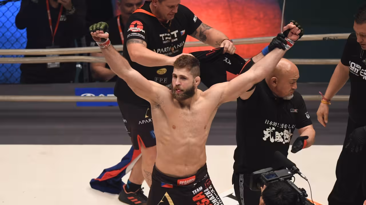 Jiří Procházka Tells RIZIN Fans He Believes He Is From Japan