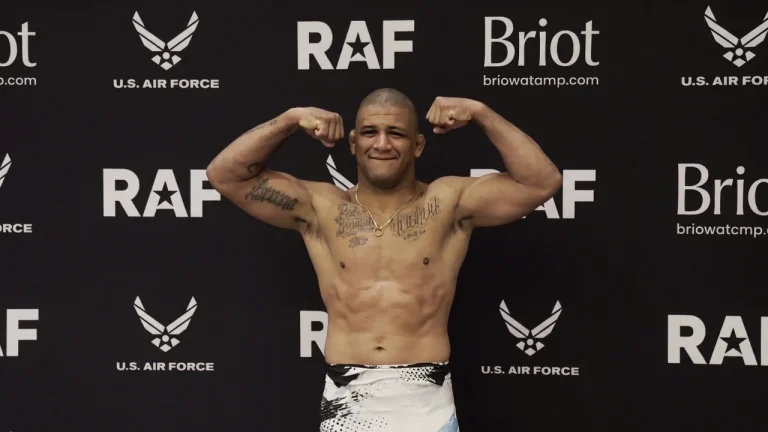 Gilbert Burns Weighs 198.8 Pounds for RAF 13 Chimaev Rematch